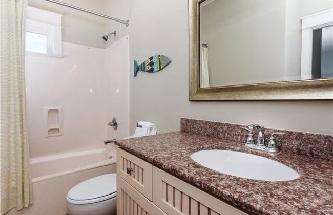 Sea View Play 3 Bedroom Home by RedAwning - Photo 25