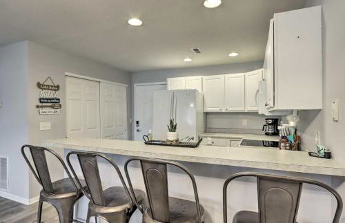 Pool Access and Lake Views Camdenton Condo - Photo 5