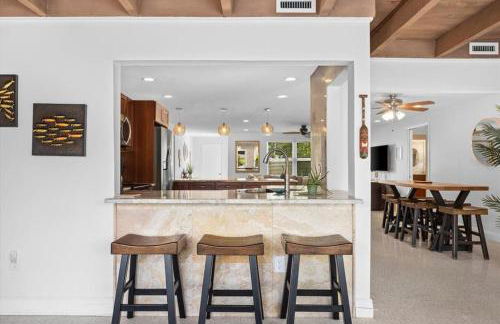 Private Village Home with Heated pool & spa with private front courtyard - Photo 12