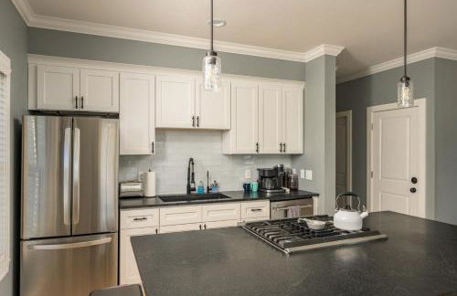 Luxe 4BR Mtn Retreat With Stunning Views Near Ski AndHikes - Foto 32