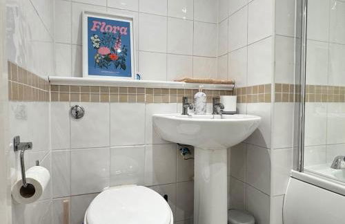 Coastal 2 Bathroom Apartment, Free Parking - Foto 31