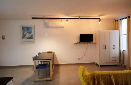 12 - ESTÚDIO CHARMOSO, Ar condicionado, Cozinha completa, Vaga de garagem - Foto 25