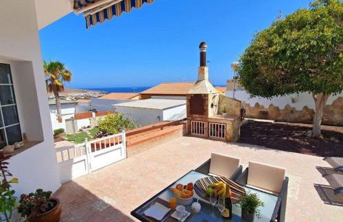 Holiday Home Gemütliches Ferienhaus in Tarajalejo mit Großem Garten und Meerblick by Interhome - Photo 1