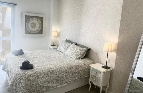 Stunning Chic Penthouse retreat in front of the beach - Foto 22