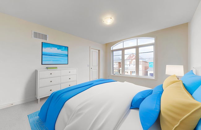 Elegance Modern 4-bedroom Home With Luxury Comforts - Photo 4