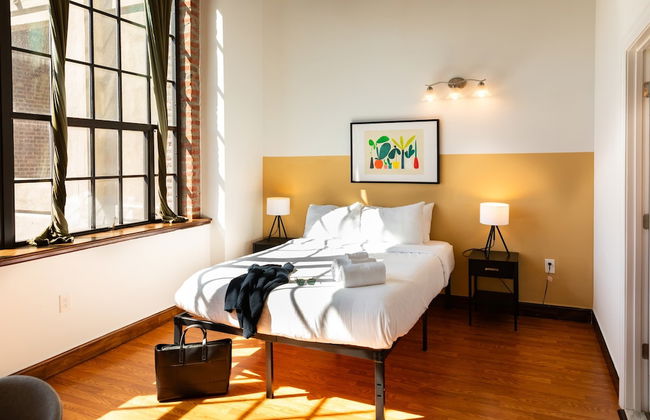 Sosuite 2BR Apt w W D Gym On-site Restaurant - Photo 31