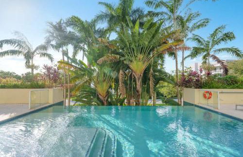 Hemingway 3 Bedroom Condo 2 Blocks from the Beach - Photo 4