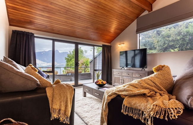 Spacious Alpine Lake View Townhouse Walk TO Town - Photo 1