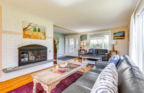 3 Mi to Cape Cod Bay Marshfield Home with Balcony! - Foto 1