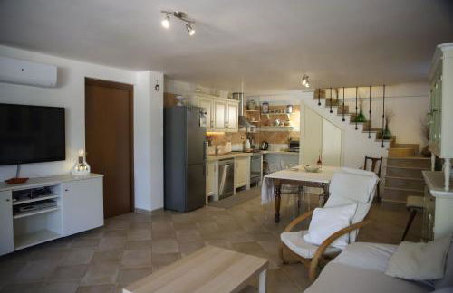 Villa Arisa with pool - Foto 12