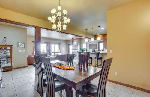 Upscale Laramie Home with Hot Tub and Patio! - Foto 7