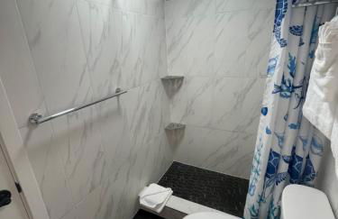 Contemporary Ocean View Suite - Heart of Waikiki! - Foto 15