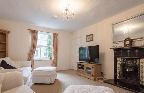 Northolme Hall - Photo 10