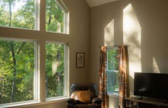 Modern 2 BD cabin with hot tub & Games & Central Loc - Foto 2