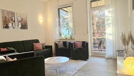 122qm-Apartment - 4 Zimmer I Zentral I Küche I Balkon I Parken I WLAN - Foto 5