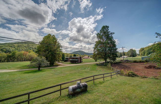 Moonshiner's Cabin Minutes From Two Wheels! - Foto 28