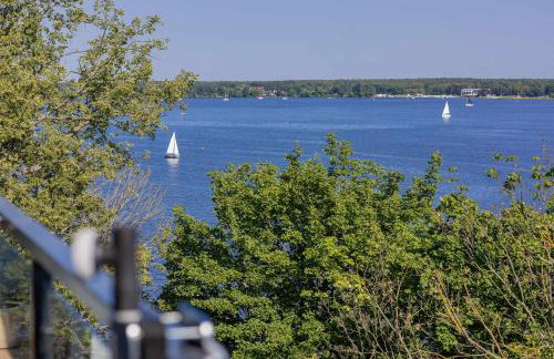 Modern Apartment by the Lake with Parking & Sauna in Zegrze by Noclegi Renters - Foto 6