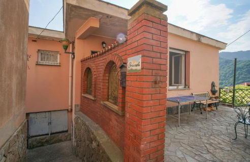 3 Bedroom Amazing Apartment In Avegno - Foto 15