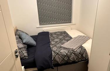 Lovely Hillingdon Family Holiday Home - 6 bedrooms - Foto 16