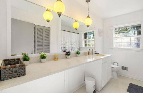 4-Bed 2-Bath Pet Friendly Home in Stonecrest - Foto 9