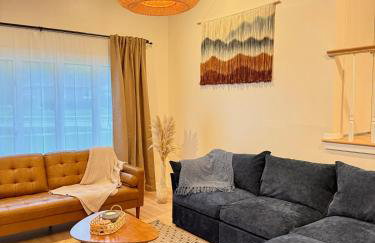 Cozy 5BD 2BTH Home with Scandinavian Vibes - Foto 1