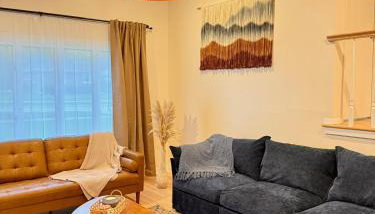 Cozy 5BD 2BTH Home with Scandinavian Vibes - Foto 1