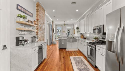 Upscale 3 Bed 2 Bath Private Home in Uptown New Orleans! Close to Magazine Street, Universities, & French Quarter - Foto 3, stove, dishwasher, toaster, minibar
