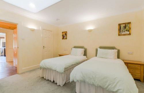 Lakeside Cottage - Photo 7