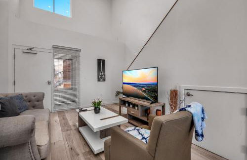 Modern 1-Bedroom Loft in Hollywood with Parking, WiFi & Hollywood Sign View - Foto 4