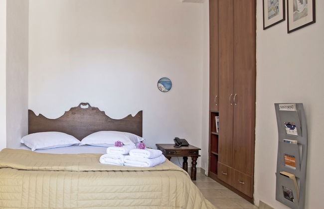 Birds Villa Apartments with Heated Pool - Including Car and Breakfast - Photo 8