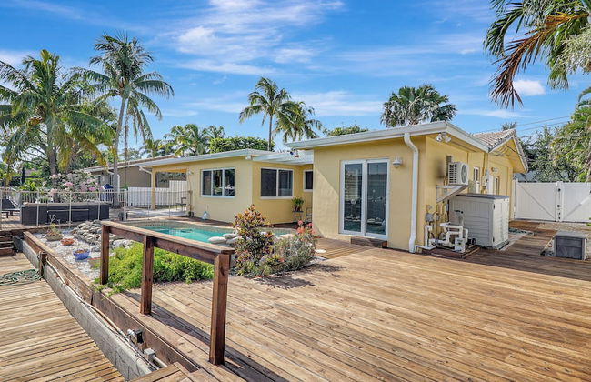 Waterfront Villa Private Pool! - Foto 44