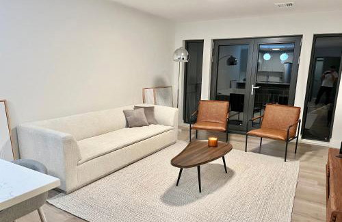 Modern 2 Bed Furnished Apartment in Quincy - Foto 14