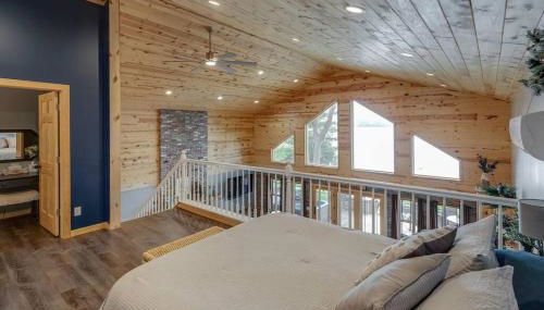 Cozy Home, Hot Tub, Dock, Kayaks, Swimming & More! - Photo 4