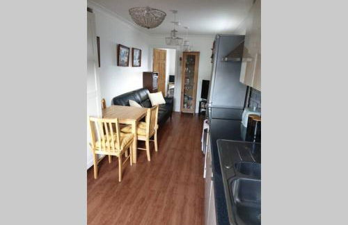 A home away from home with a big welcome - Photo 8