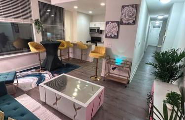 Luxurious 2 Bedroom Downtown City Views! - Foto 9