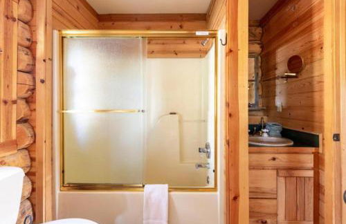 Peaceful Waterfront Log Cabin near Crater Lake National Forest, Oregon - Foto 75