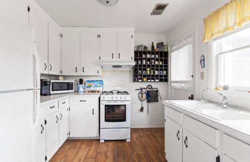 Charming 2-Bedroom Strong Cottage in Twin Lake, MI - Foto 9