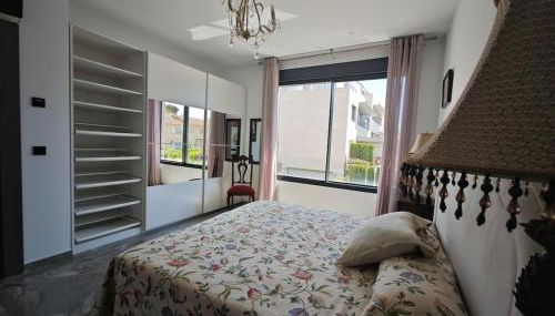 casa completa de lujo con jardin y piscina compartida - Foto 4