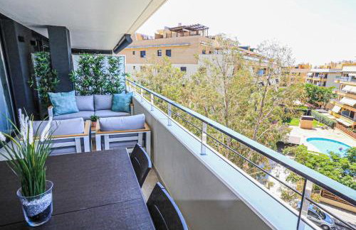 Penthouse apartment with pool next to beach & port - Foto 10