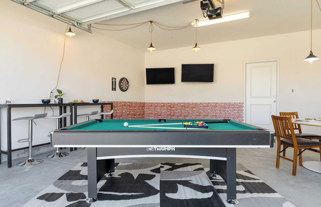 Desert Eden by Avantstay 6BR w/ Ensuite Backyard Oasis w/ Pool & Hot Tub! - Foto 24