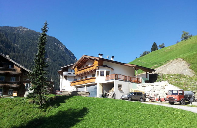 Holiday Home in Finkenberg With Terrace - Foto 1