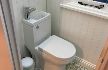 The Hut by the River - Foto 12