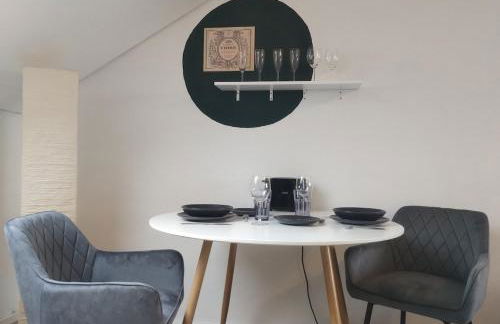 Studio "Küssaburg-Blick" - grosse Dachterrasse - Boxspringbett - nahe Therme Bad Zurzach, CH - Foto 6