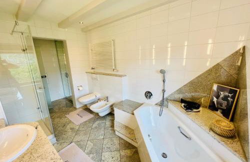 Panoramablick mit Privatparkplatz, 2 Balkone und 1,5 Bäder - Foto 28