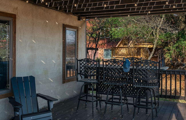 Lake View Chalet by Avantstay Lake Access Deck - Photo 53