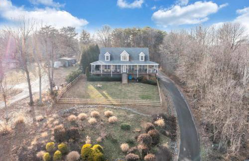 Lake Lookout - Private Home with lake views & Game room - Foto 30