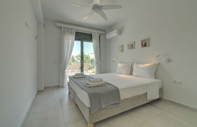 Ouzo Stone House 2, with private pool - Foto 2