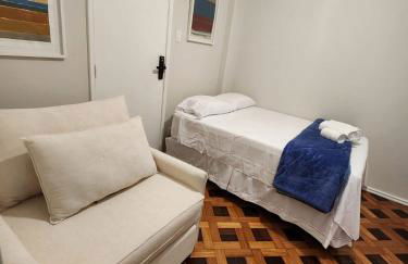 Complete studio one block from Flamengo beach - Foto 3
