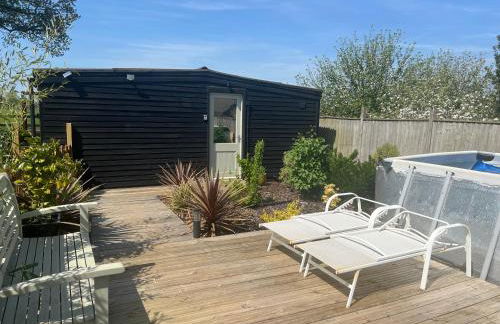 Lavender Lodge - Pool and Hot Tub with sunset views over open fields - Foto 18