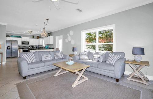 Two Homes, Private Pool, Game Room & Steps to the Beach - Foto 3